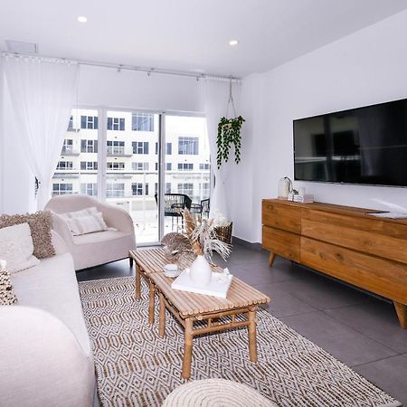 Stylish Luxury Condo, Central Location, Ocean View, Pool, Gym Ораниестад Екстериор снимка