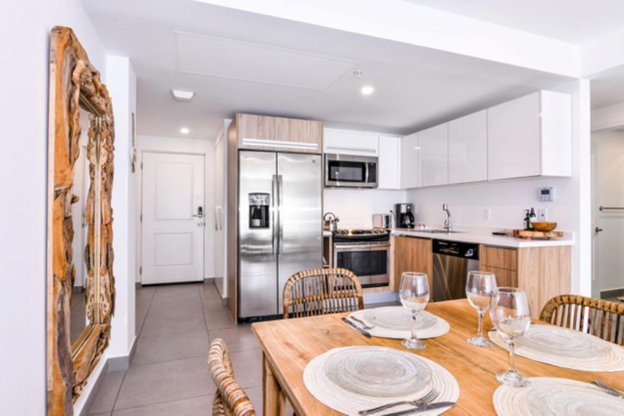 Stylish Luxury Condo, Central Location, Ocean View, Pool, Gym Ораниестад Екстериор снимка