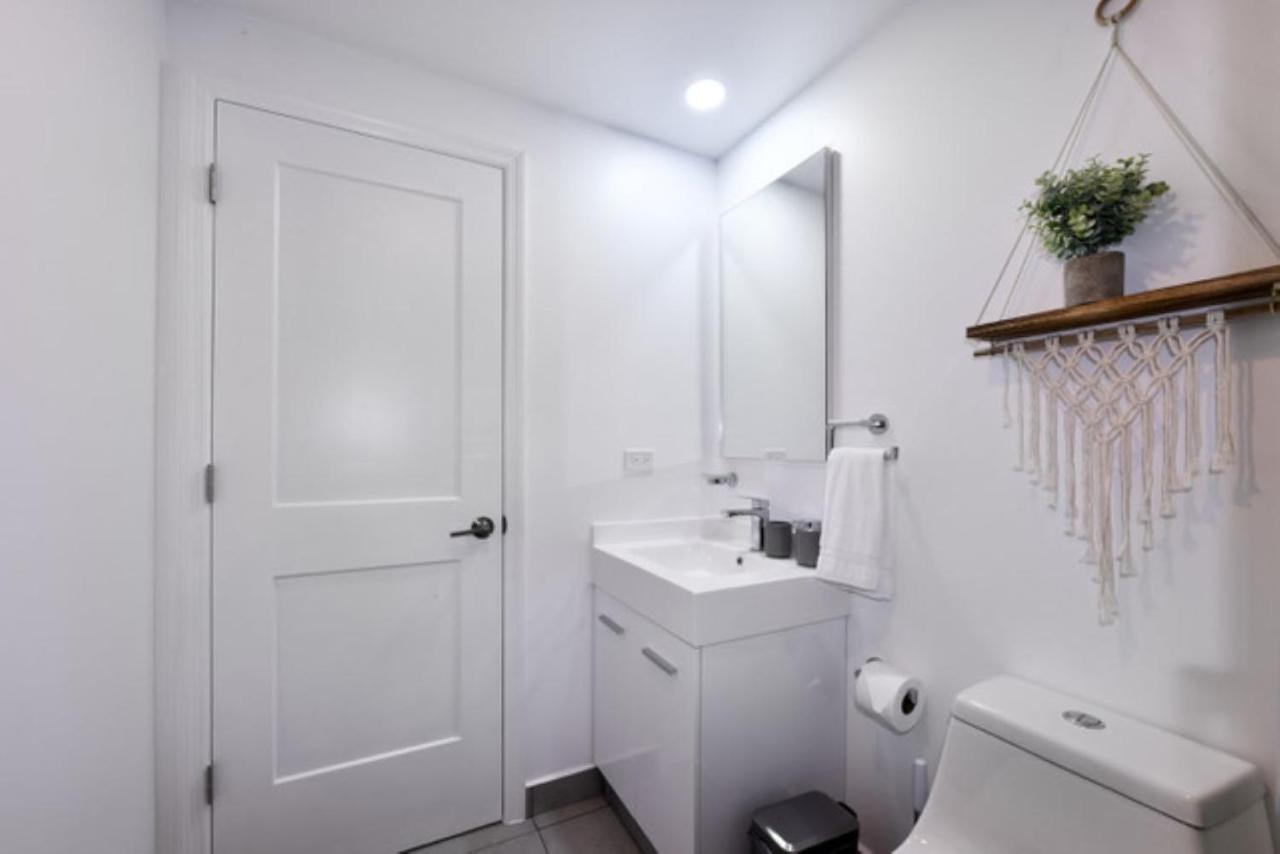 Stylish Luxury Condo, Central Location, Ocean View, Pool, Gym Ораниестад Екстериор снимка