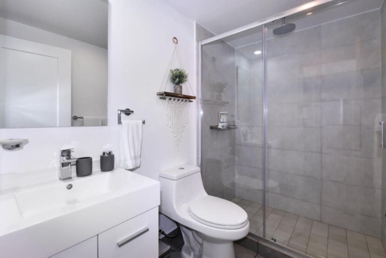 Stylish Luxury Condo, Central Location, Ocean View, Pool, Gym Ораниестад Екстериор снимка