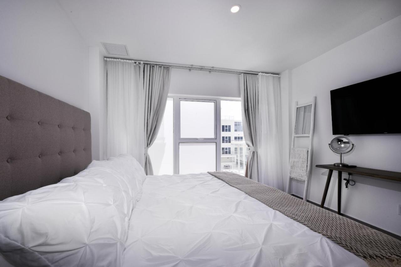 Stylish Luxury Condo, Central Location, Ocean View, Pool, Gym Ораниестад Екстериор снимка