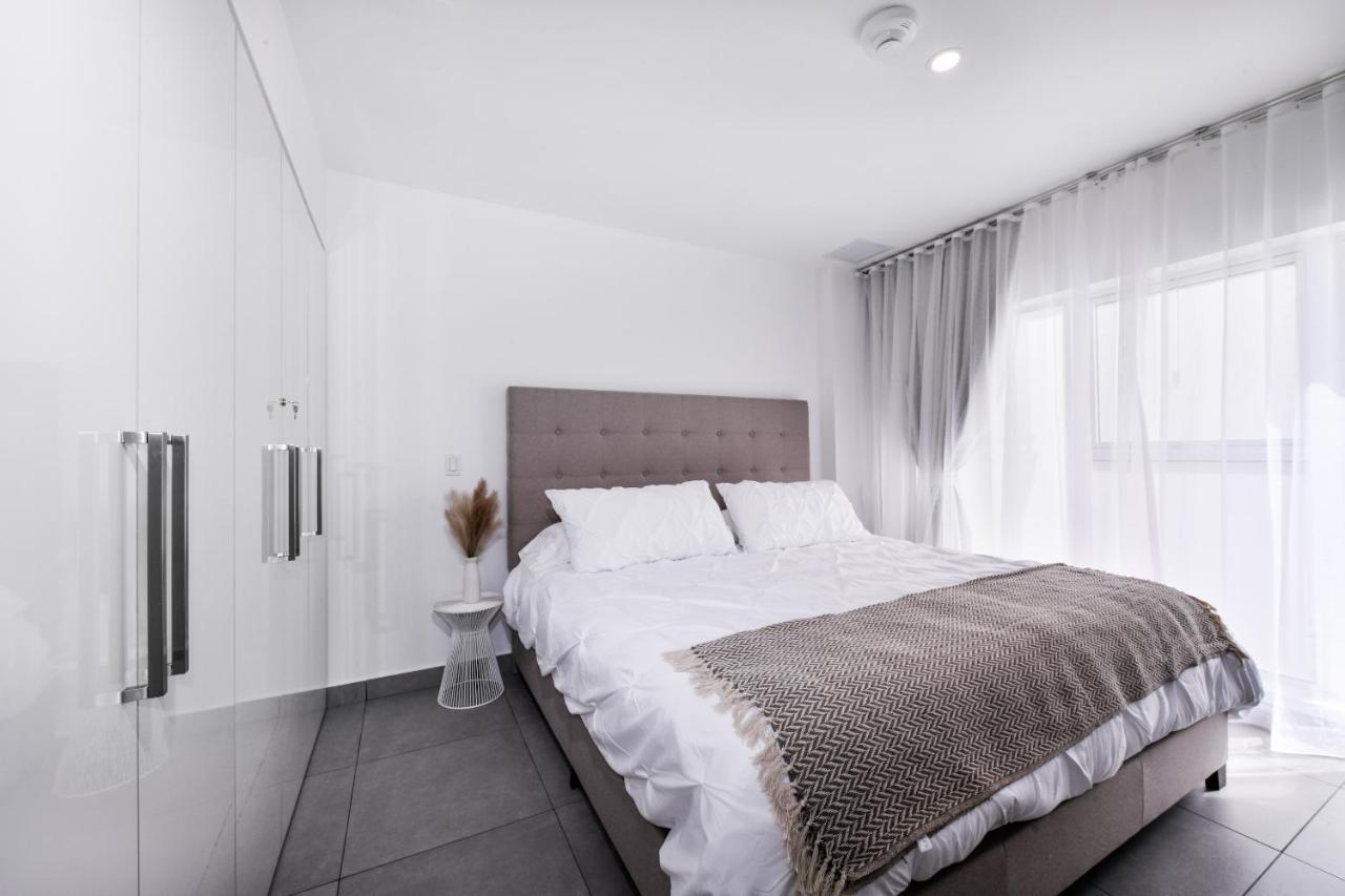 Stylish Luxury Condo, Central Location, Ocean View, Pool, Gym Ораниестад Екстериор снимка