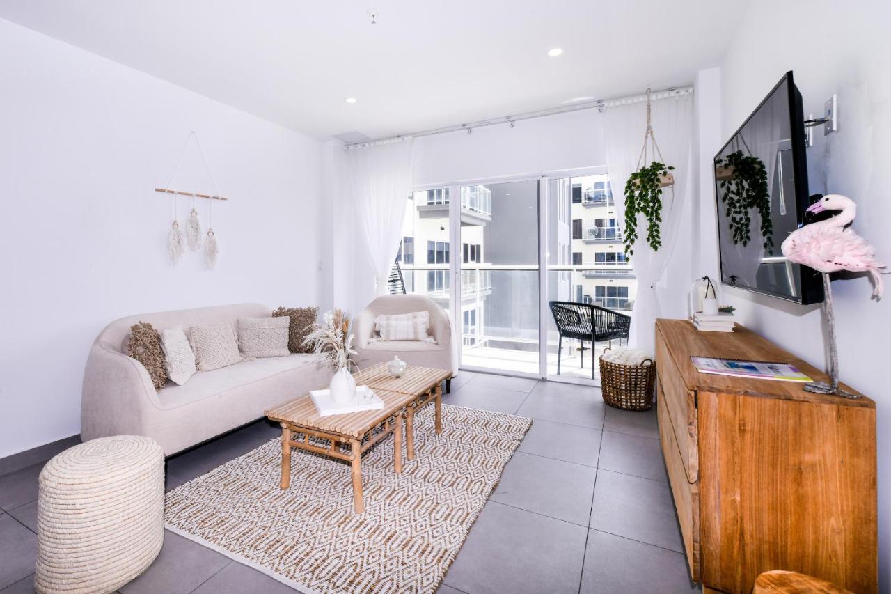 Stylish Luxury Condo, Central Location, Ocean View, Pool, Gym Ораниестад Екстериор снимка