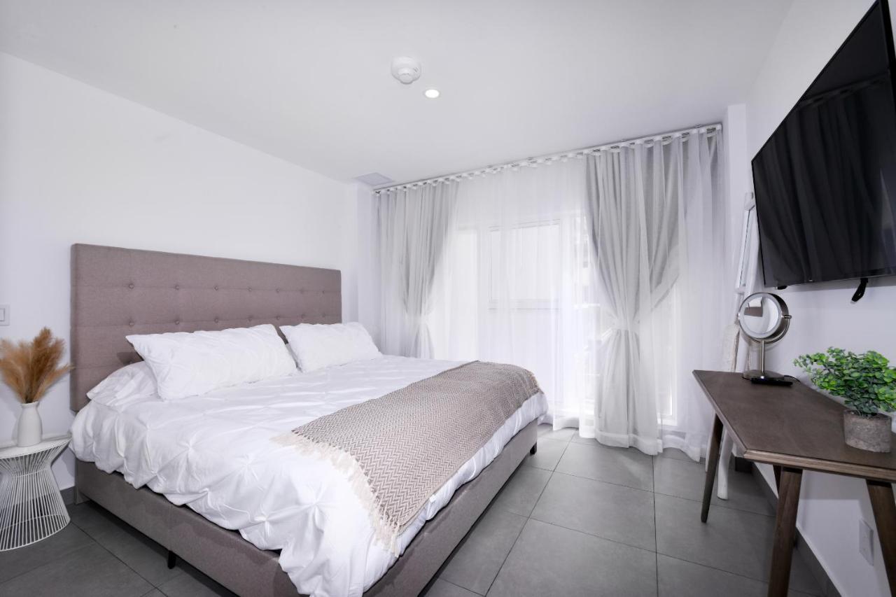 Stylish Luxury Condo, Central Location, Ocean View, Pool, Gym Ораниестад Екстериор снимка