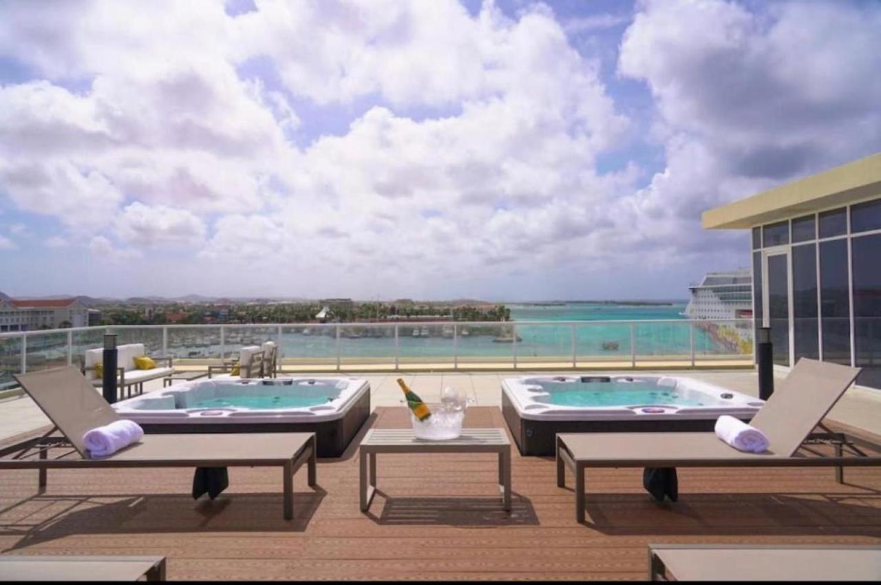 Stylish Luxury Condo, Central Location, Ocean View, Pool, Gym Ораниестад Екстериор снимка